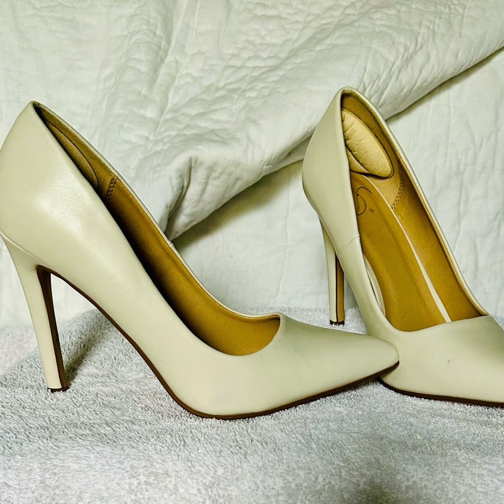 Diva Cream Stiletto Heels for Special Occasions
